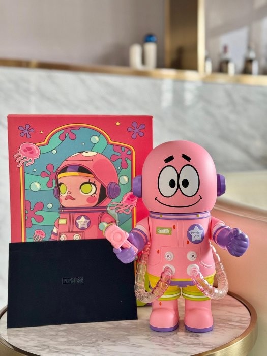 Molly宇航員珍藏版 400%派大星 粉粉的壹眼愛 與妳分享星海裏的秘密